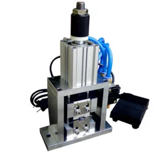  Ořízněte hliníkovou fólii