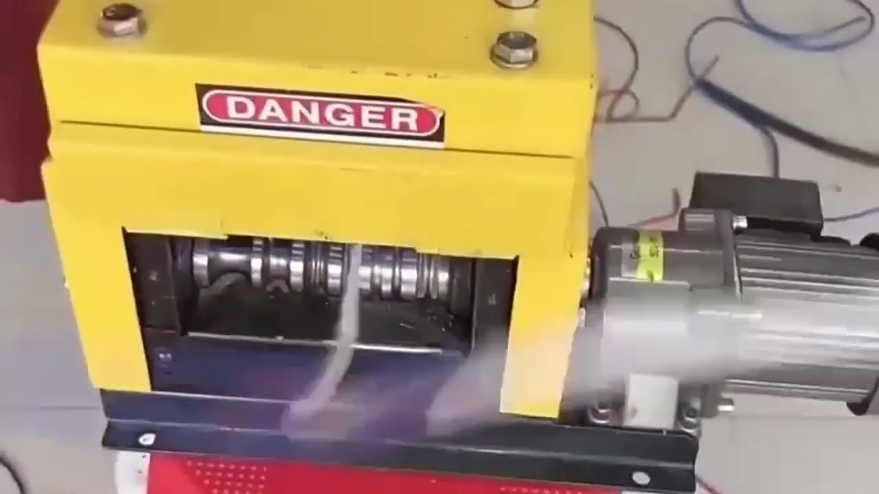 New Mini Electric Automatic Scrap Copper Wire Stripping Peeling Machine with 710 Knife Blade