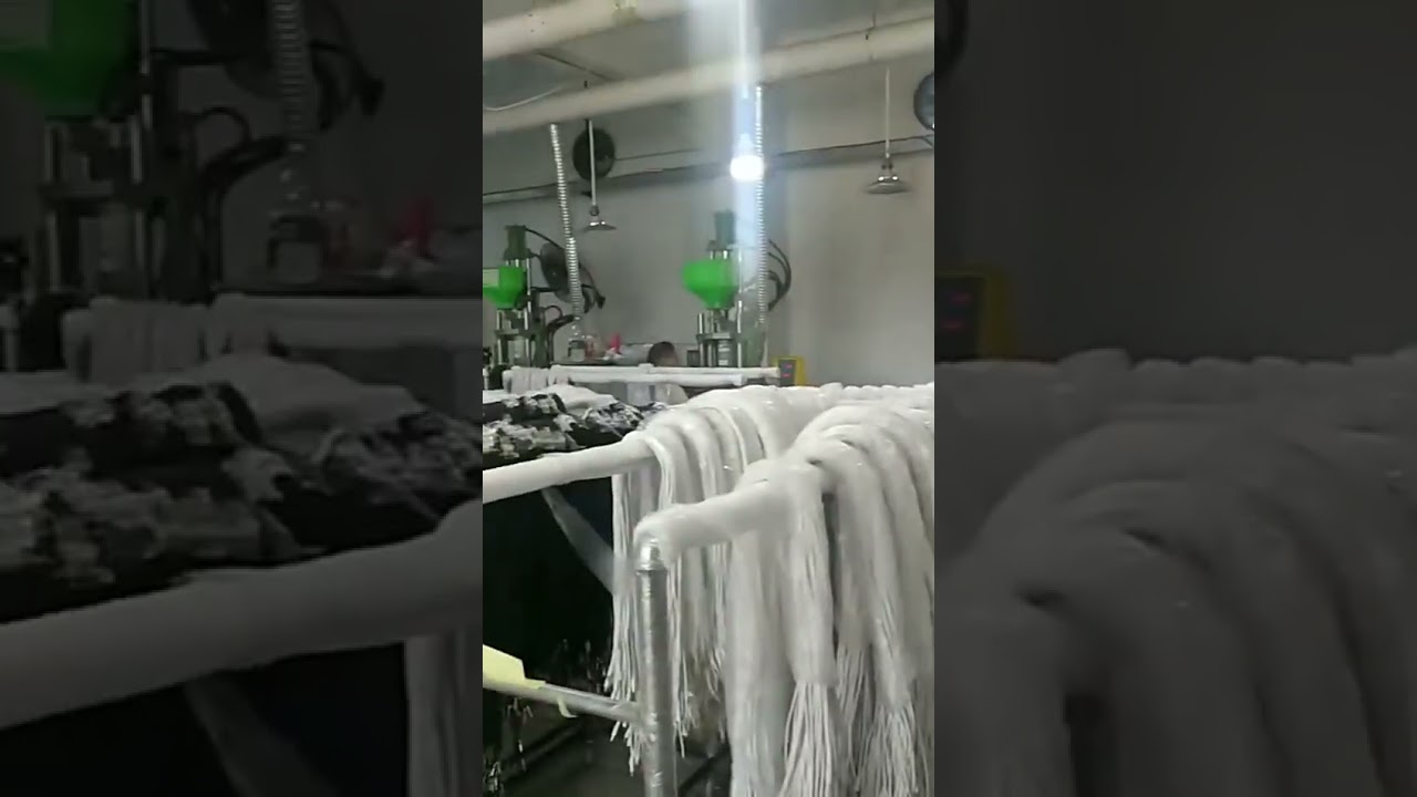 20T Plastic Injection Molding Machine   DC Plug & Data Cable Molding PVC, TPE, PP, PE