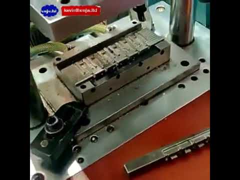 Manual Mini PVC Injection Molding Machine for Data Cables - 20gr Capacity