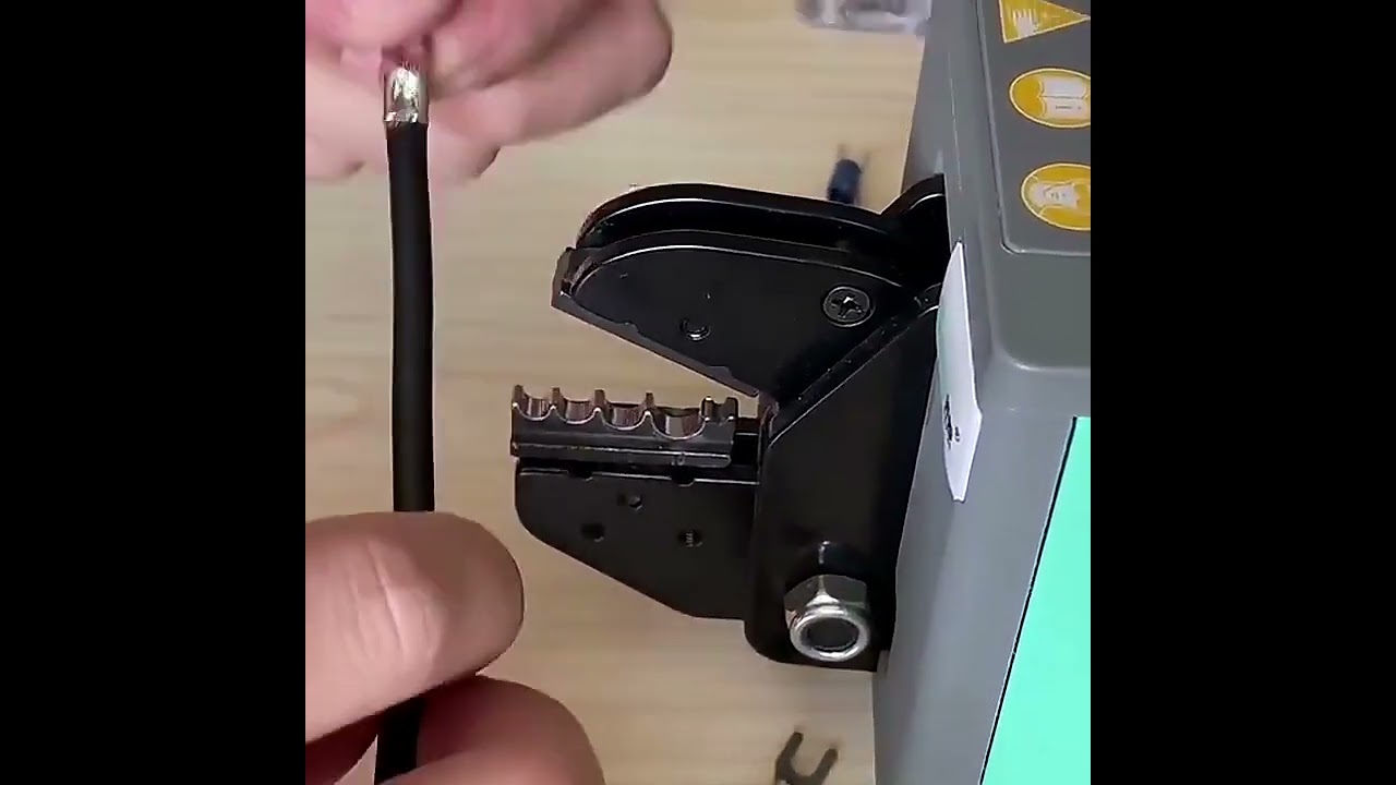 Pneumatic Terminal Crimping Machine For Ferrules Terminal For Automotive Wiring Harness Manual Crimp