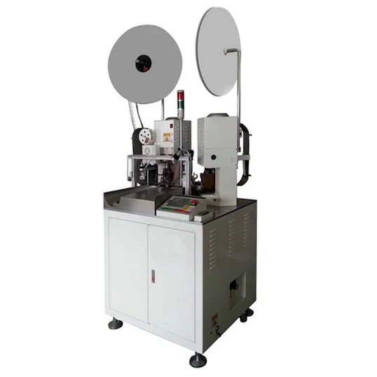 Plně automatické vodotěsné stříhání, odizolování a krimpování konců vodičů WPM-624